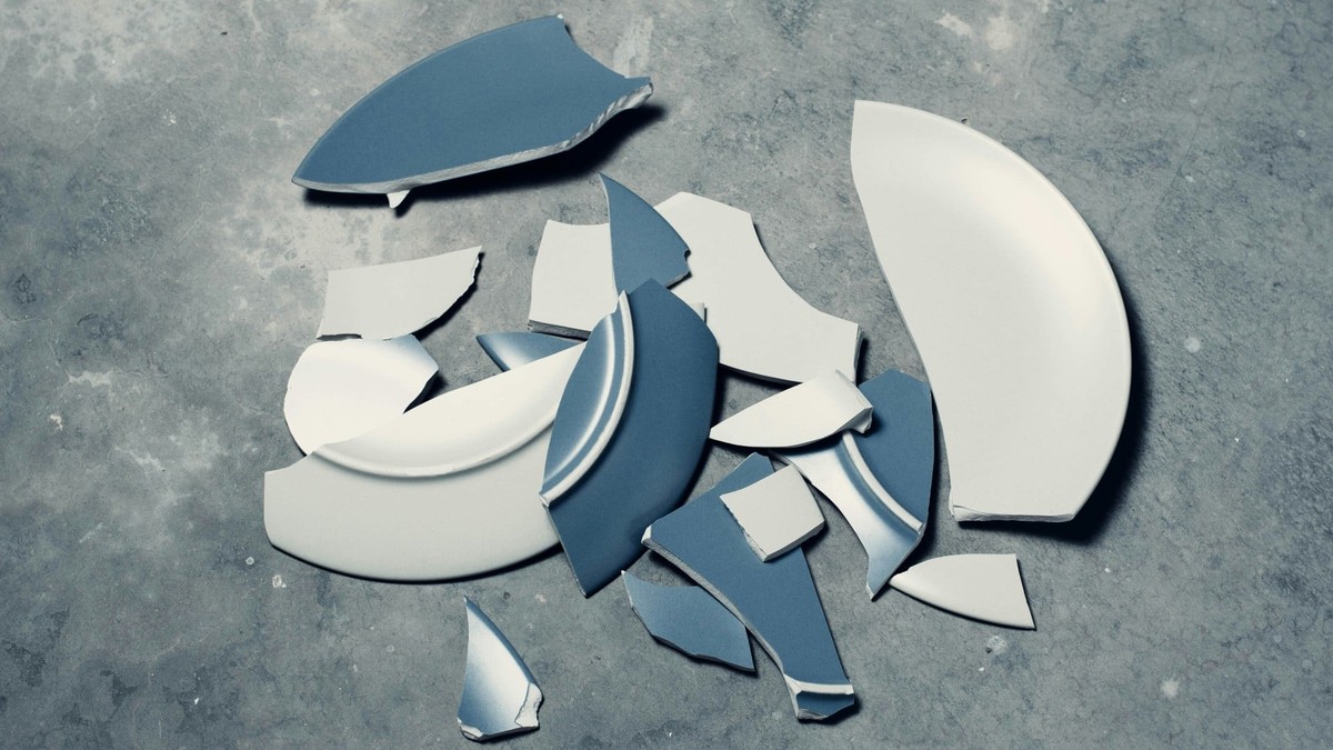 De Fascinerende Wetten Achter Breuk: Wat Gebeurt Er Als Voorwerpen Verbrokkelen?