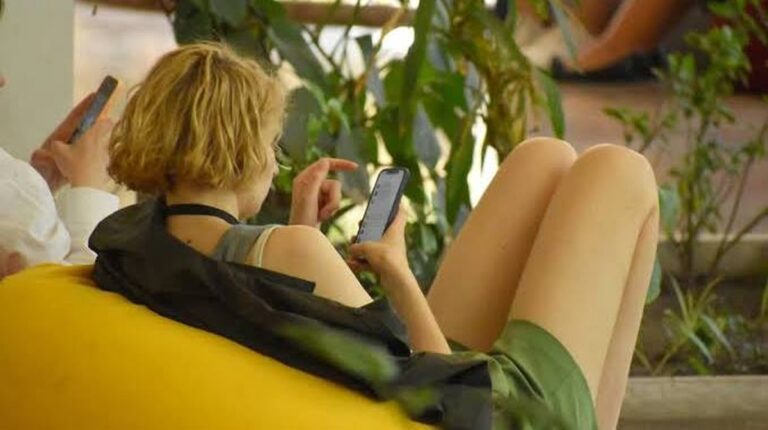 De Onthullende Waarheid Achter de Ineenstorting van de Online Makerscultuur