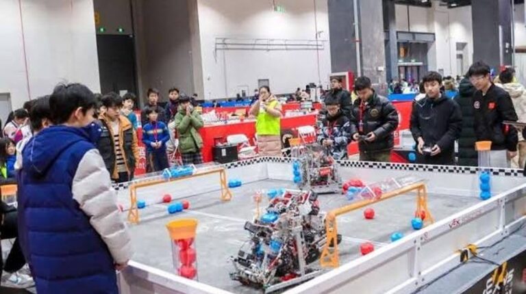 Ecuadoriaanse Studenten Overtreffen Zichzelf op Wereldkampioenschap Robotica in China!