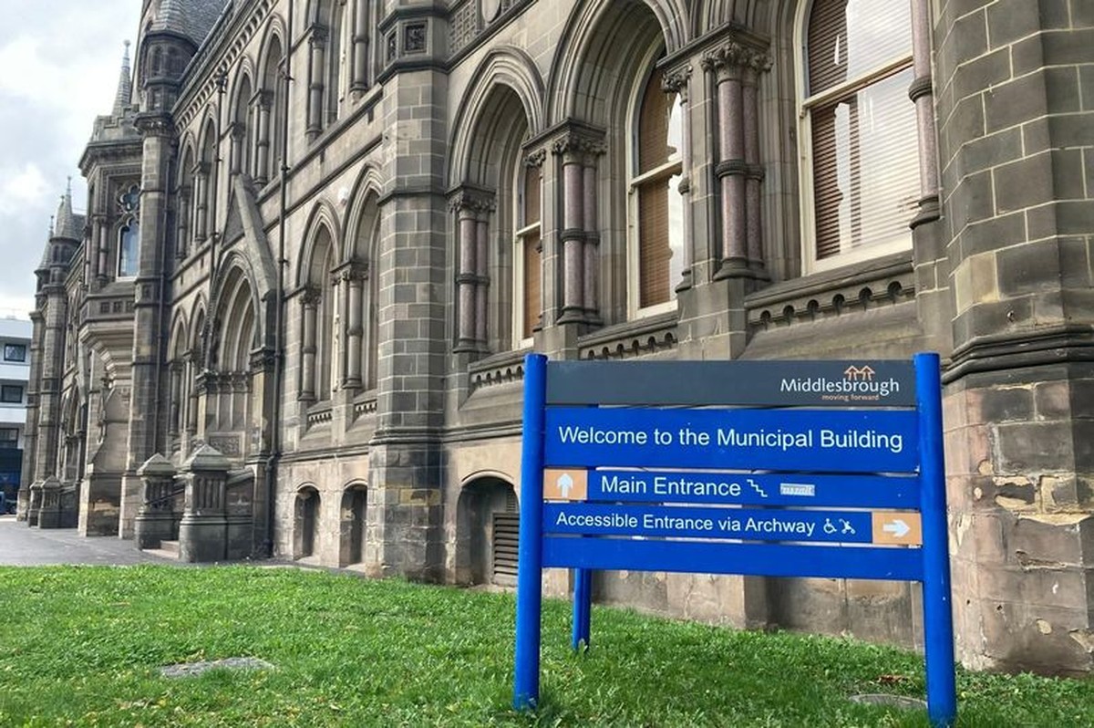 Kunstmatige Intelligentie in Middlesbrough: Veiligheid en Menselijke Verantwoordelijkheid Voorop