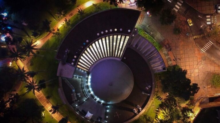 Ontdek de Sterren: Een Magische Maand in het Planetarium van Bogotá