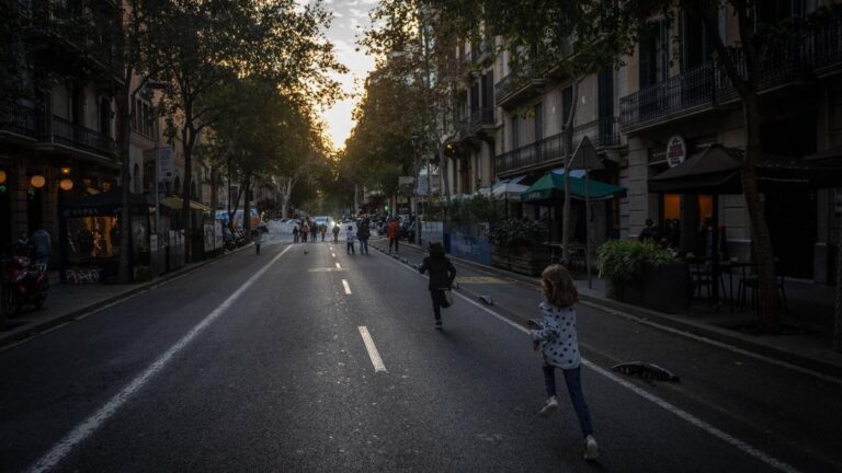 Ontdek het Emblema van Barcelona: Het Eixample - Waar Traditie en Moderniteit Samenkomen!