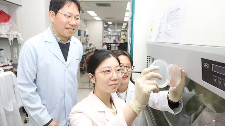 Revolutionaire Ontdekking: Microben die Plastic Afbreken!