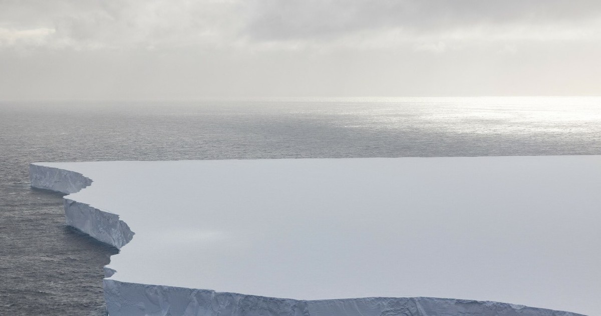 Het Einde van de A23a: Gigantische IJsberg Transformeert in een Ongekend Meer